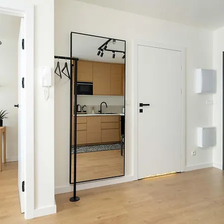 Komfortowy W Poznaniu Parking & Klimatyzacja By Renters Lägenhet *